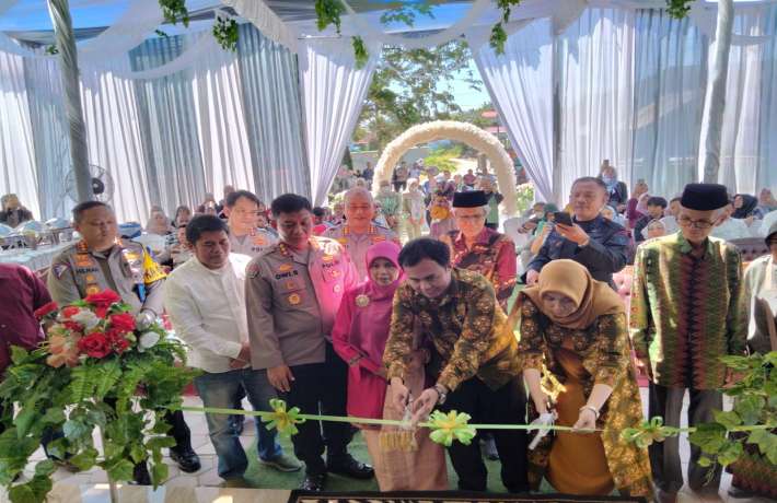 Miliki 100 Cabang di Indonesia. Bimbel Arka Grand Opening Kantor Baru di Padang